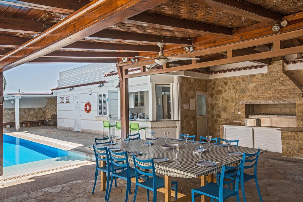 Papas Family Villa Паралимни Экстерьер фото
