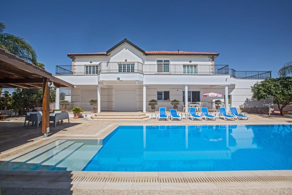 Papas Family Villa Паралимни Экстерьер фото