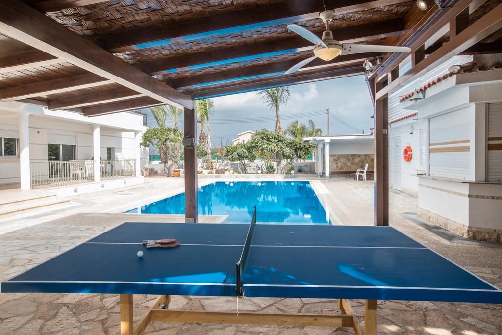 Papas Family Villa Паралимни Экстерьер фото